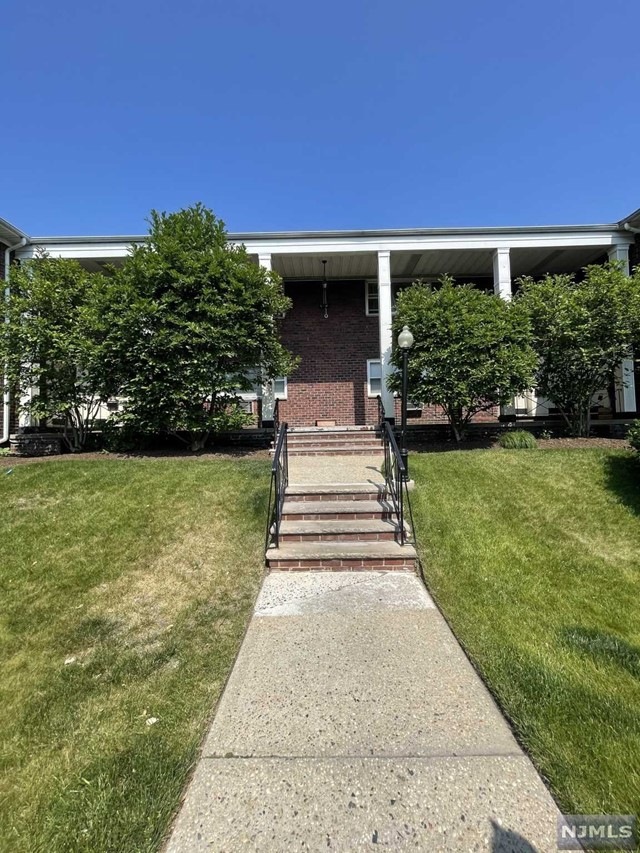 420 Sheridan Place unit 4, Fairview, NJ 07022 - photo 1