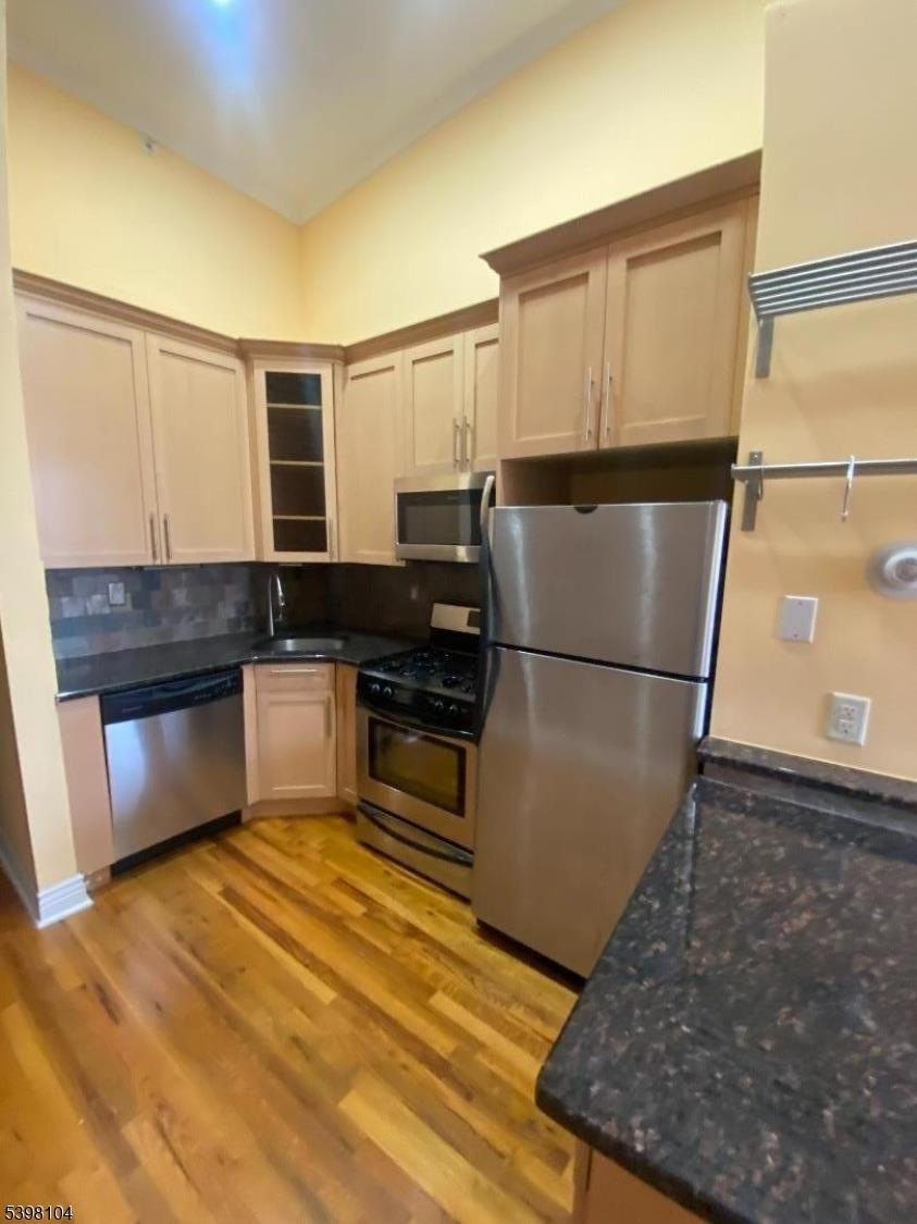 208 Washington St unit 2A, Jersey City, NJ 07302 - photo 1