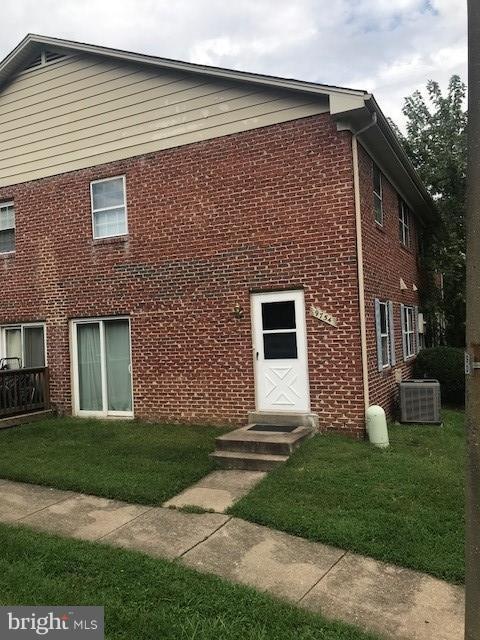 9754 Hagel Cir unit C, Lorton, VA 22079 - photo 1