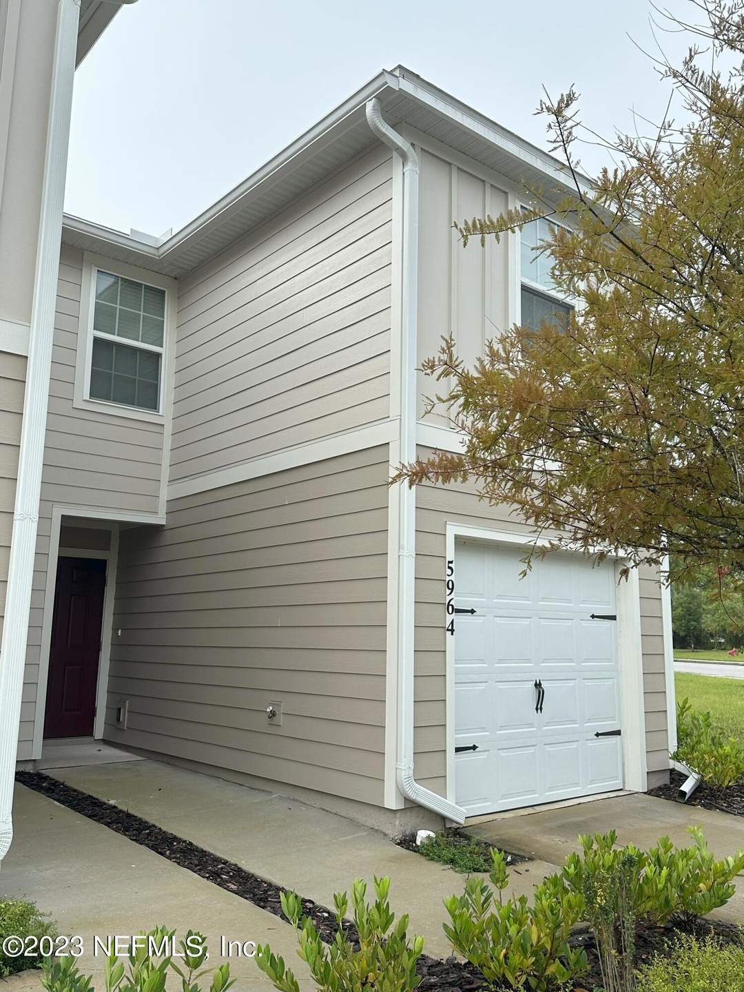 5964 Creekside Crossing Dr, Jacksonville, FL 32210 - photo 1