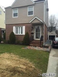 7524 174th St, Fresh Meadows, NY 11366 - photo 1