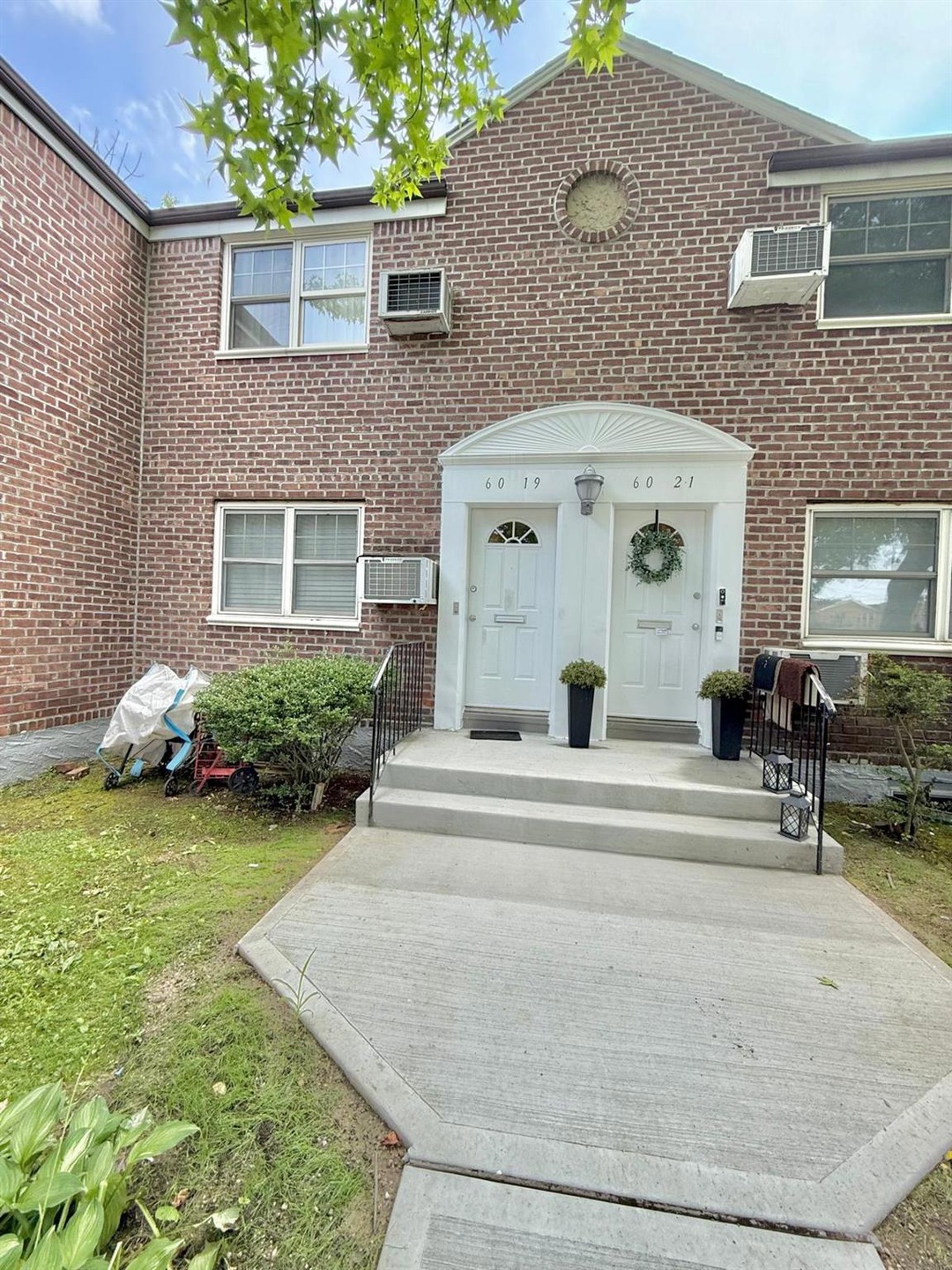 Pending $265,700 • Co-Listing Agent