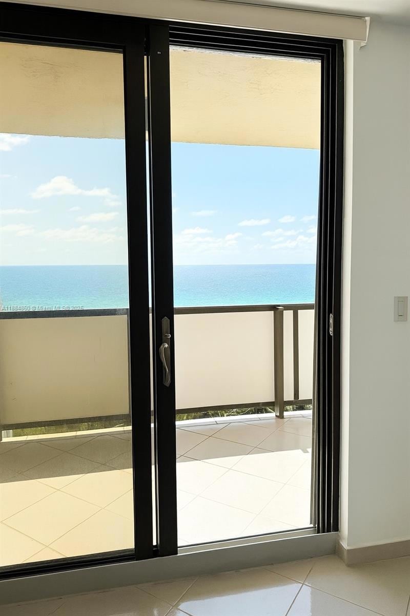 1623 Collins Ave unit PH1014, Miami Beach, FL 33139 - photo 1