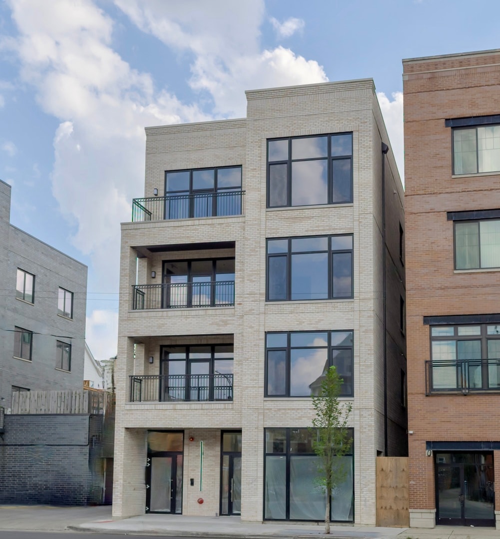 1615 W Irving Park Rd unit 1S, Chicago, IL 60613 - photo 1