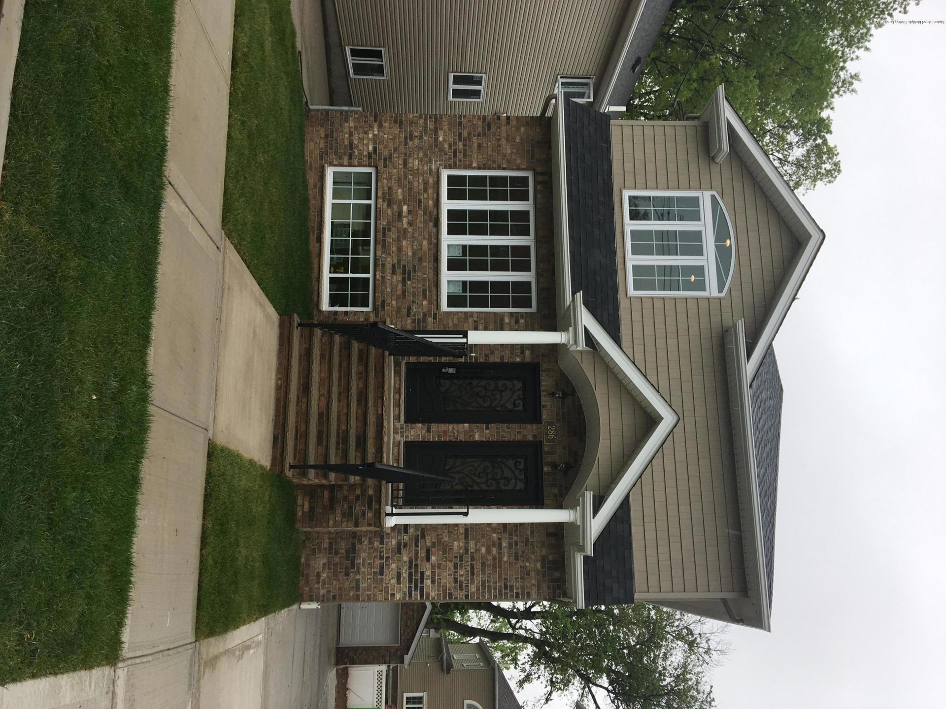 286 Bradford Ave