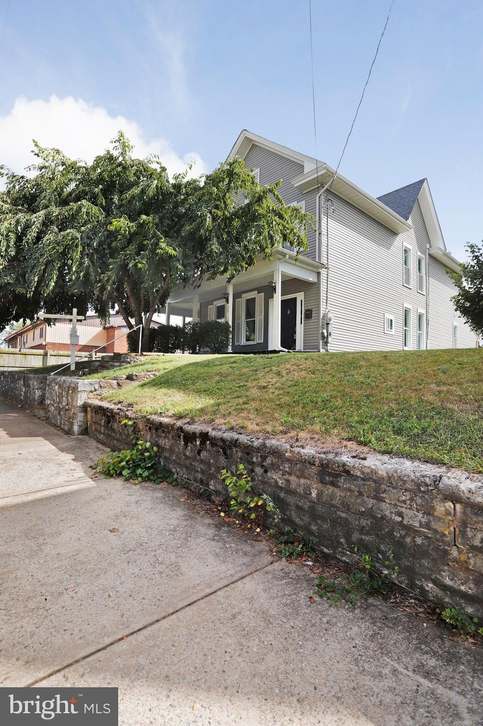 32 E 2nd St, Waynesboro, PA 17268 - photo 1