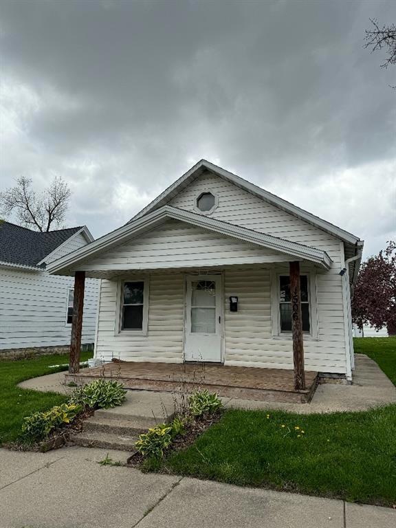 1506 K St SW, Cedar Rapids, IA 52404 - photo 1