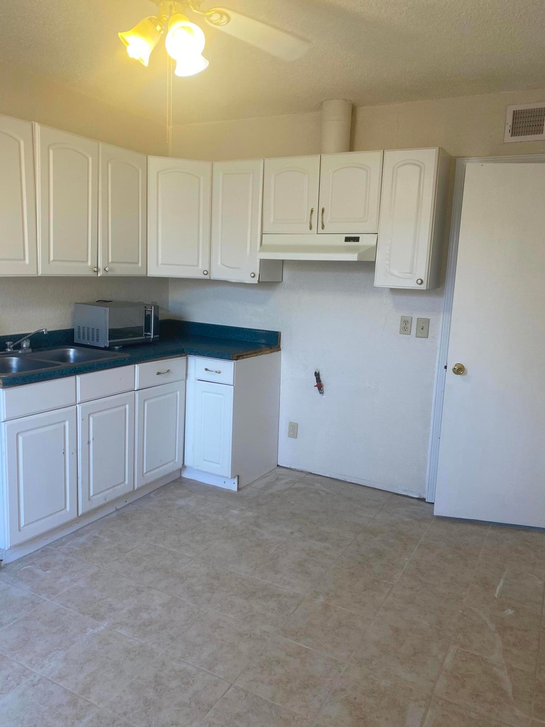 386 Mccune Rd unit Side Apt, El Paso, TX 79915 - photo 1