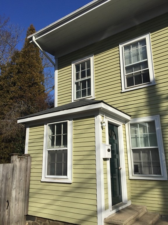 105 Elm St unit 2, Marblehead, MA 01945 - photo 1