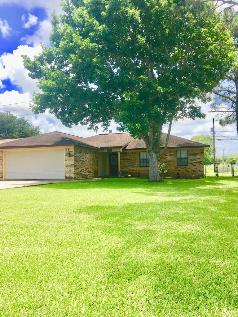 112 Ronald Ave, Bay City, TX 77414 - photo 1