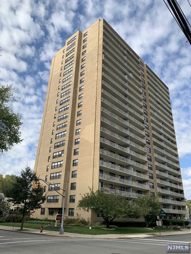 Carlton Tower unit 15F, Passaic, NJ 07055 - photo 1