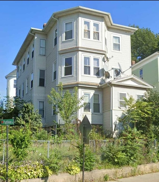 37 Vernon St, Worcester, MA 01610 - photo 1