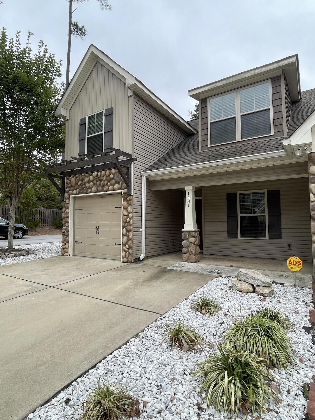 Serenity Creek Dr