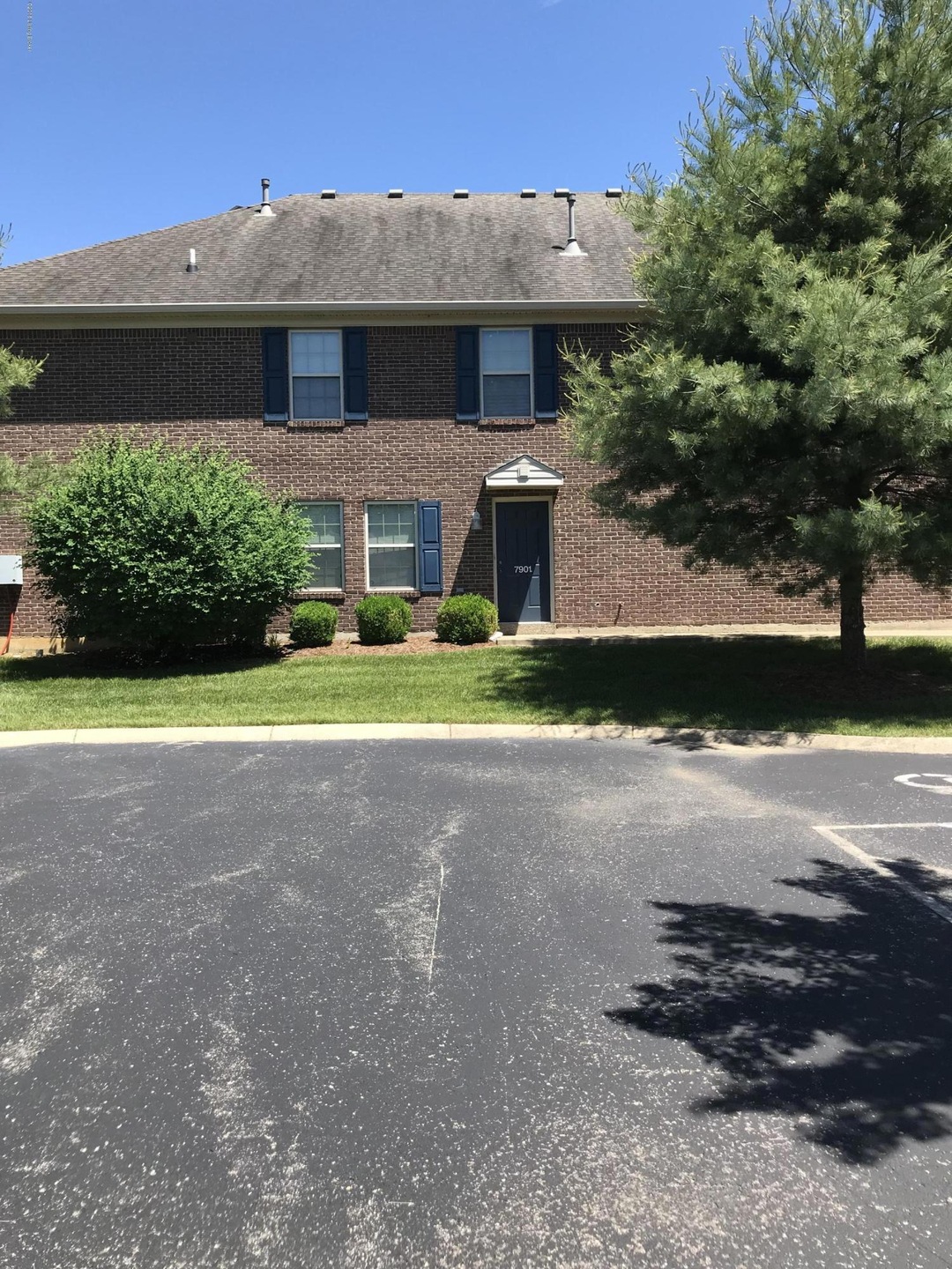 7901 Grand Cascade Dr unit 7203, Louisville, KY 40228 - photo 1