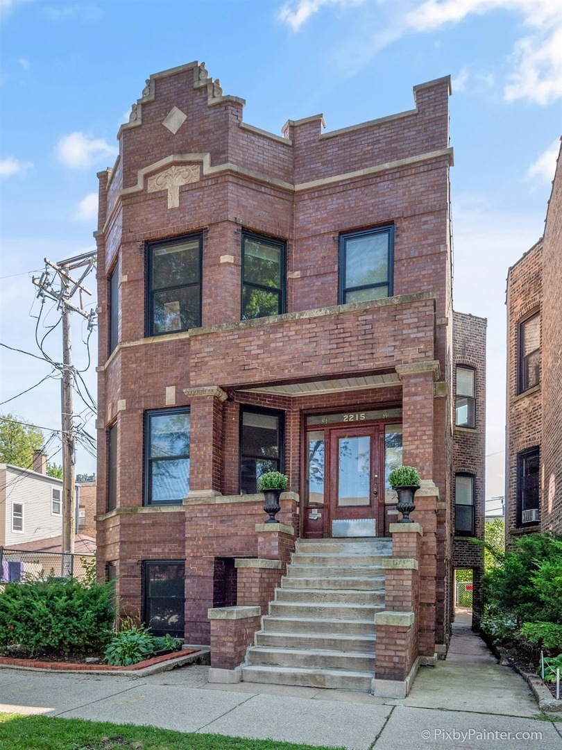 2215 W Thomas St unit 1, Chicago, IL 60622 - photo 1