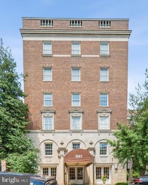 1661 Crescent Place NW unit 210, Washington, DC 20009 - photo 1