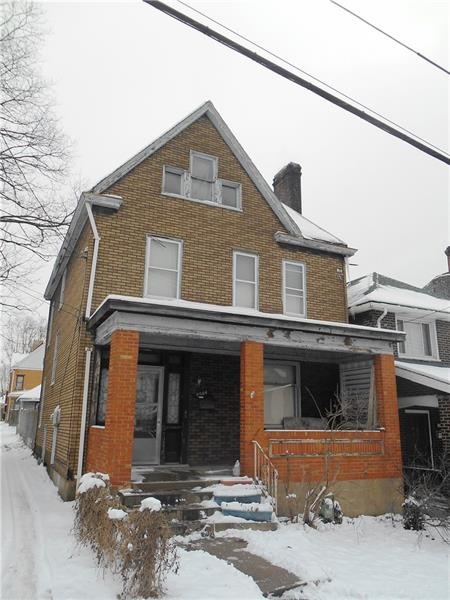 Over three stories of living space!