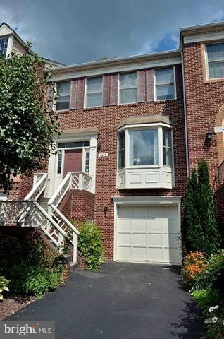 2083 Gillen Ln, Falls Church, VA 22043 - photo 1