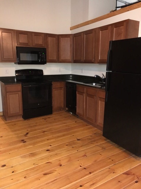 125 Goff Ave, Pawtucket, RI 02860 - photo 1