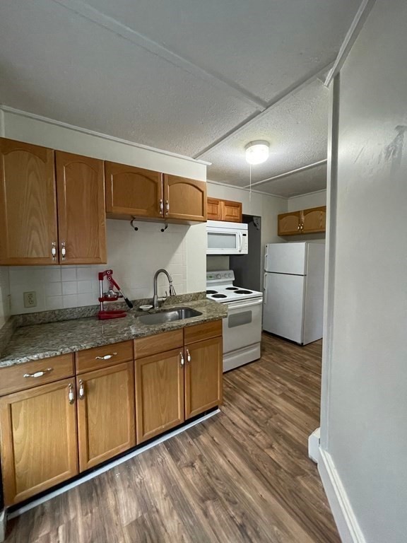 14 Central Ct unit 1, Beverly, MA 01915 - photo 1