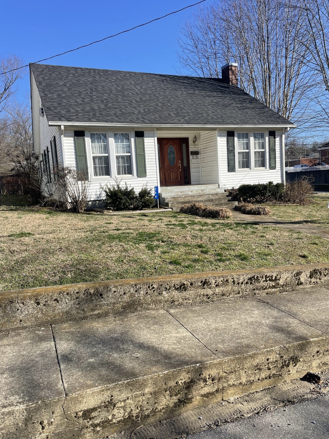 204 N 3rd St, Scottsville, KY 42164