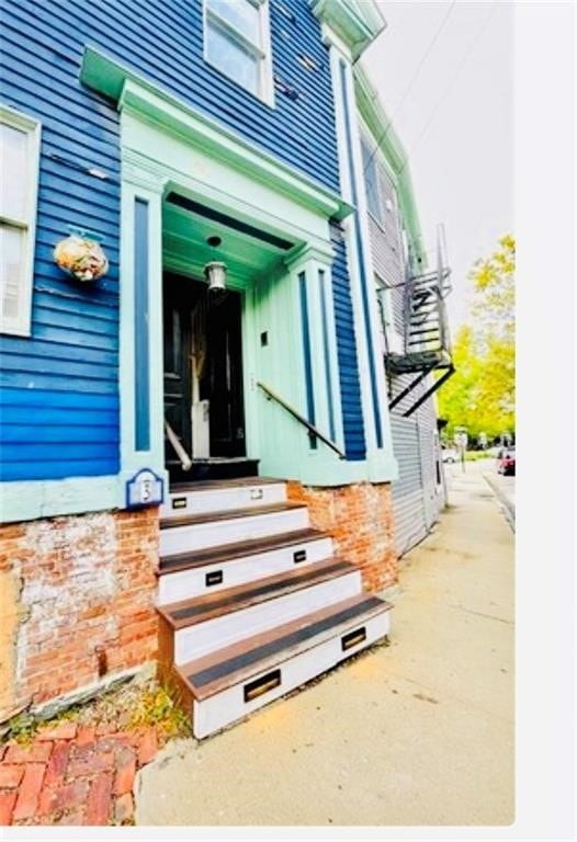 3 Spring St unit 1, Newport, RI 02840 - photo 1