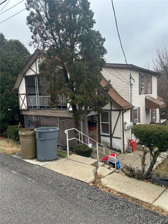 3913 Harvey St, Homestead, PA 15120 - photo 1