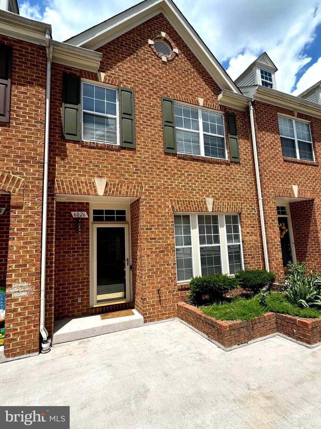 6026 Madison Overlook Ct, Falls Church, VA 22041 - photo 1