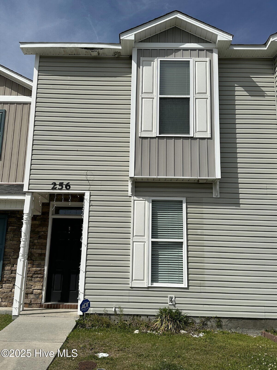 For Rent $1,400/month