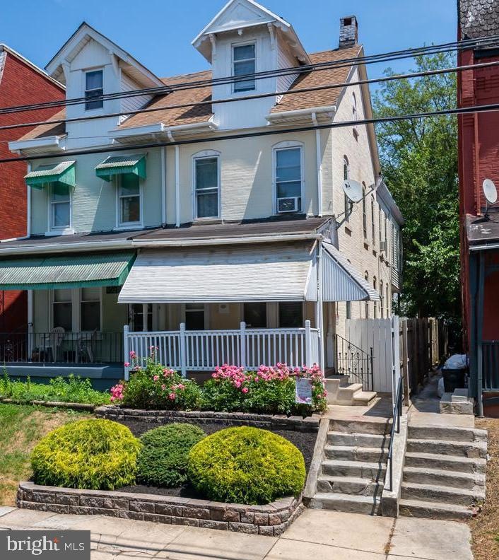 1025 N Front St, Reading, PA 19601 - photo 1