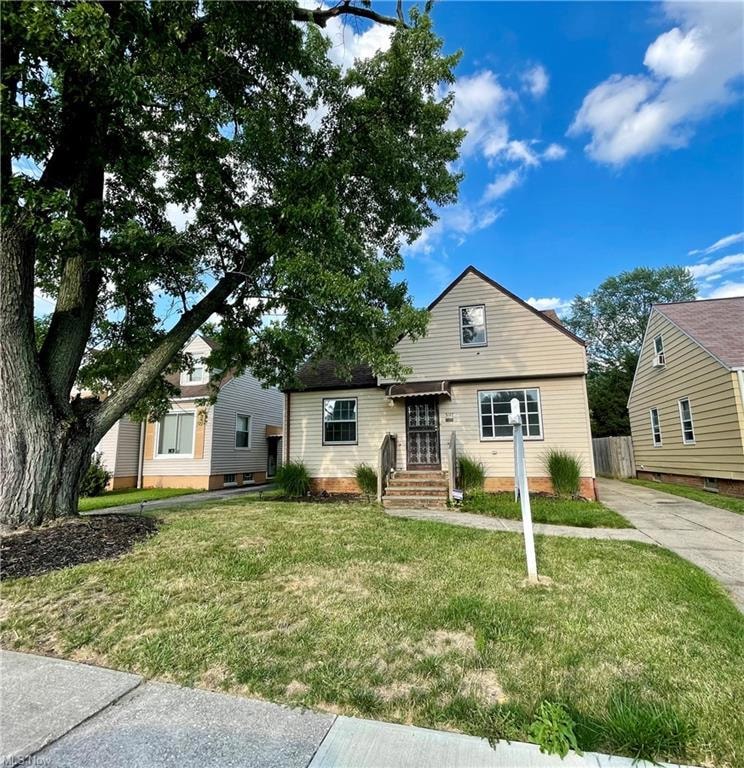 5147 Thomas St, Maple Heights, OH 44137 - photo 1