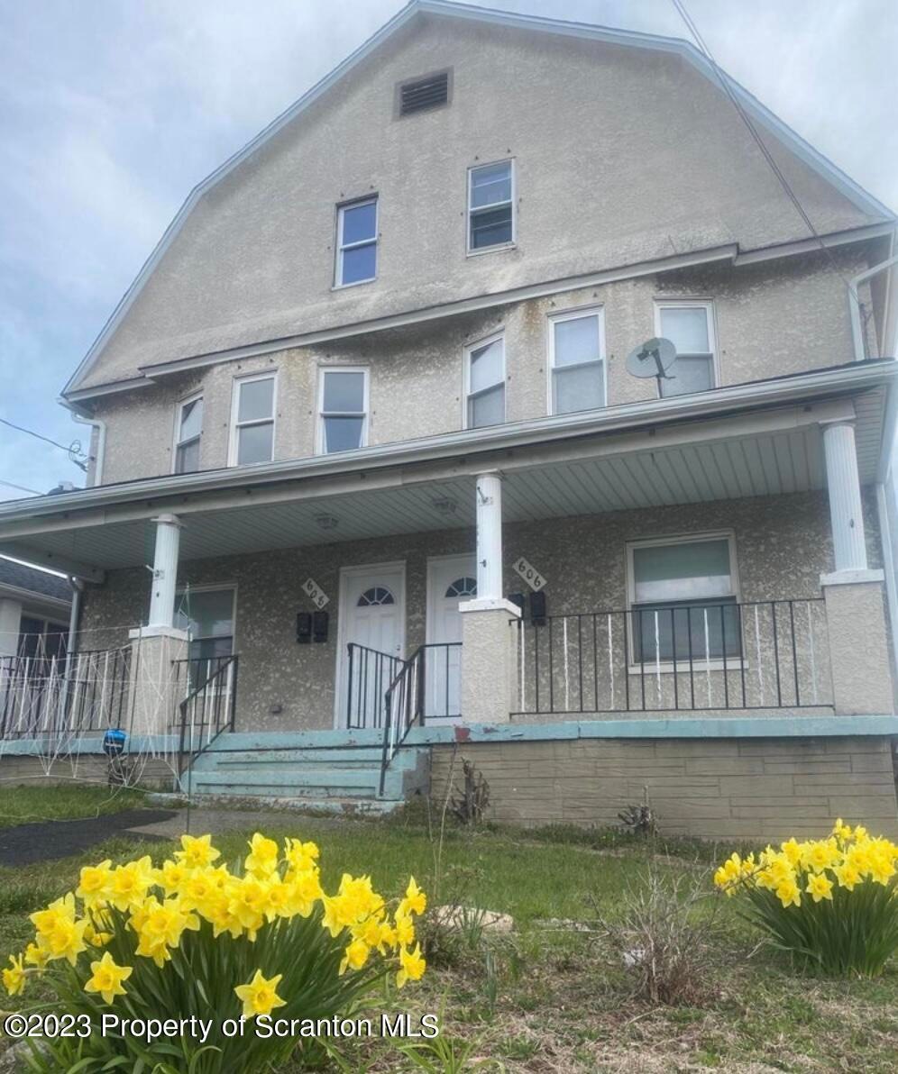 608 W Locust St, Scranton, PA 18504 - photo 1