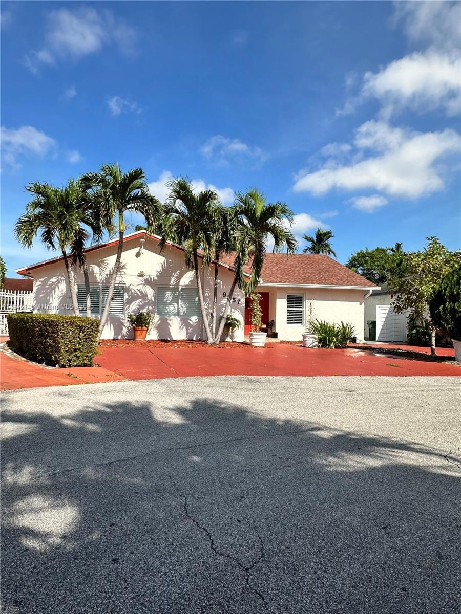 Under Contract $689,000