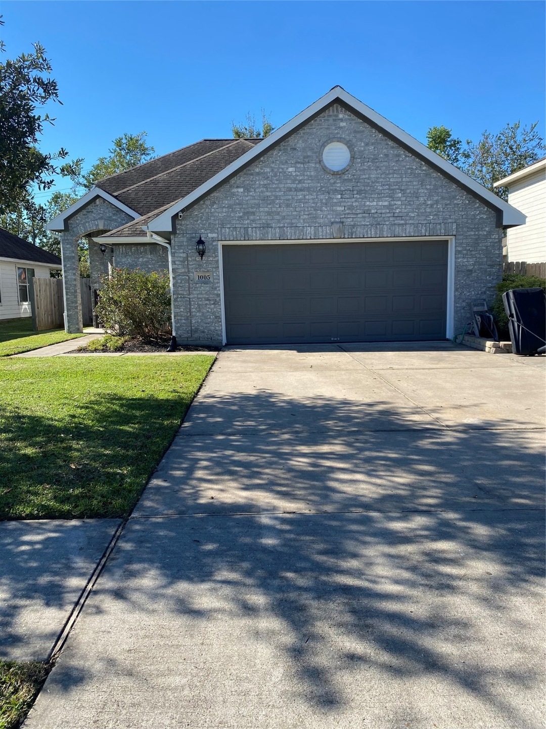 1005 Brady Ln, Alvin, TX 77511 - photo 1