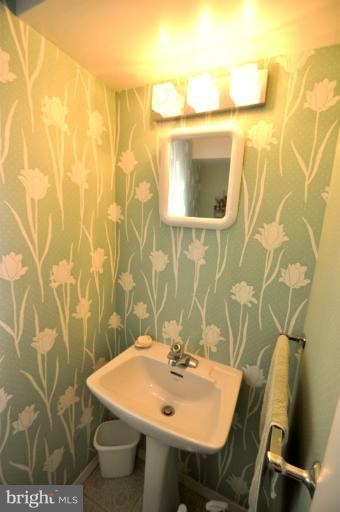 2504 Ebony Rd, Parkville, MD 21234 - photo 1