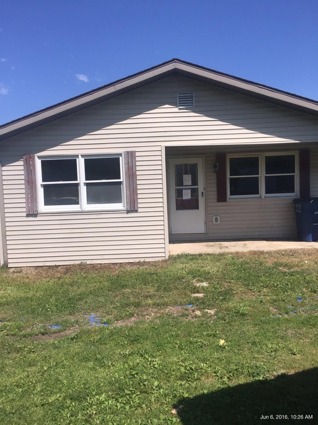 154 W Mcclung Rd, La Porte, IN 46350 - photo 1