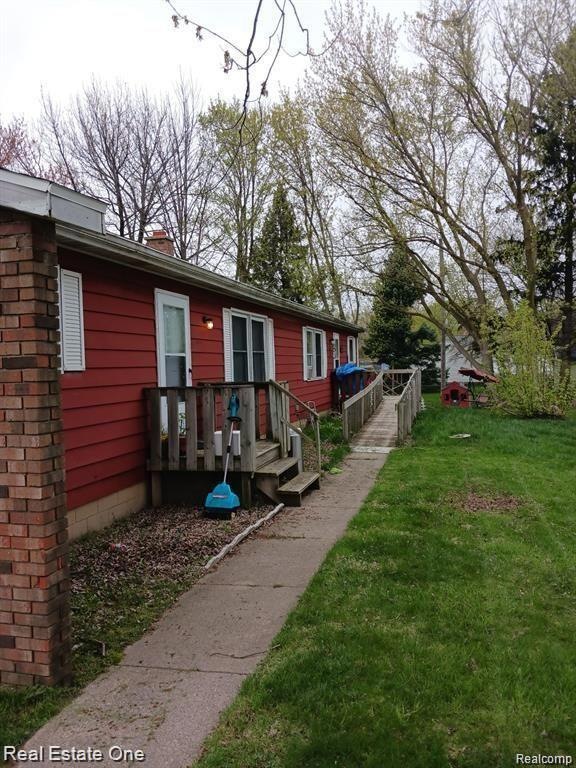 3300 W Holmes Rd, Lansing, MI 48911 - photo 1