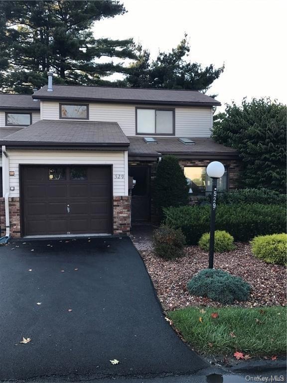 529 Barberry Ln, New Windsor, NY 12553 - photo 1