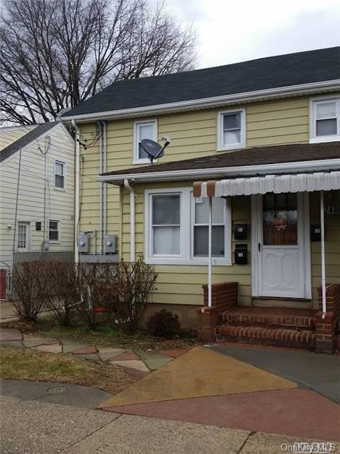 248 Mckinley Pkwy unit 2nd Fl, Mineola, NY 11501 - photo 1