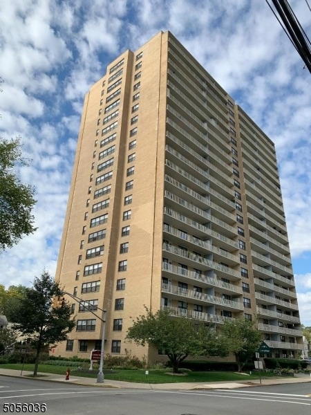 Carlton Tower unit 18H, Passaic, NJ 07055 - photo 1