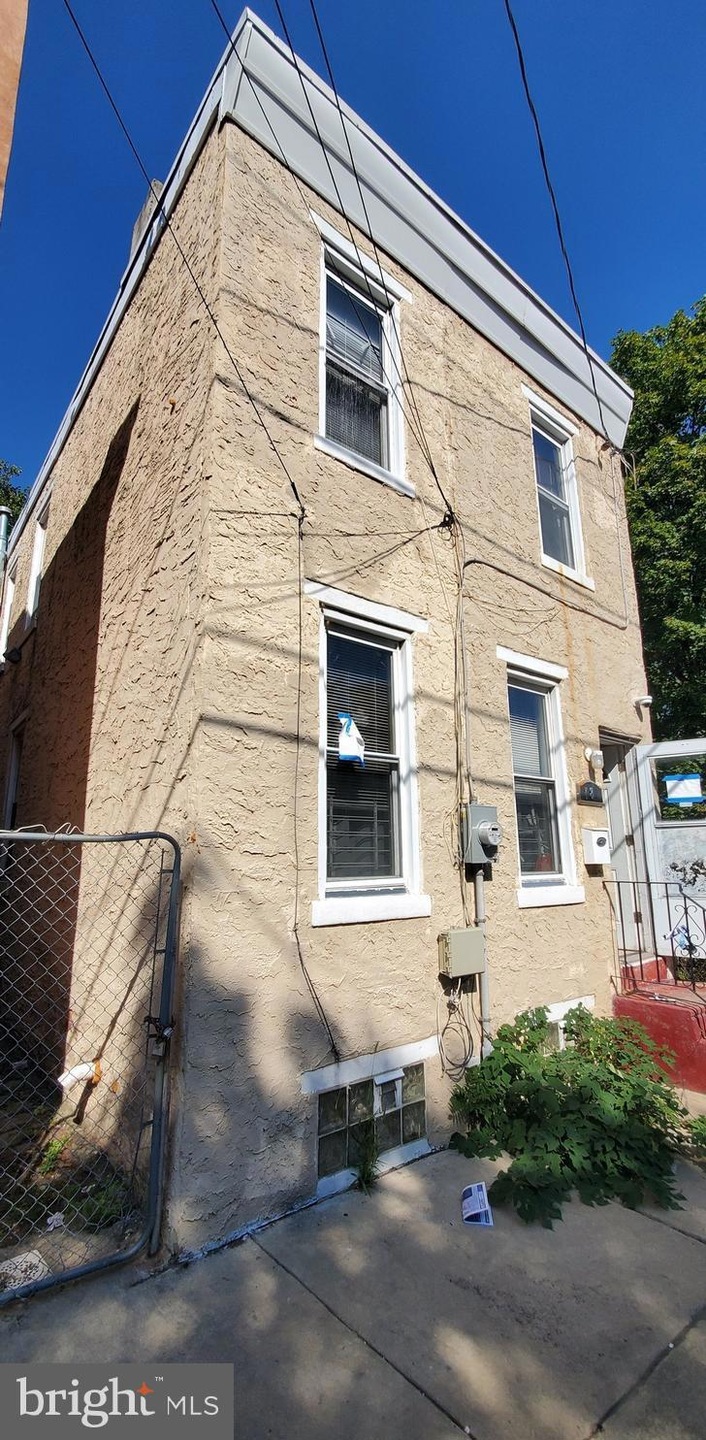 781 Mount Vernon St, Camden, NJ 08103 - photo 1