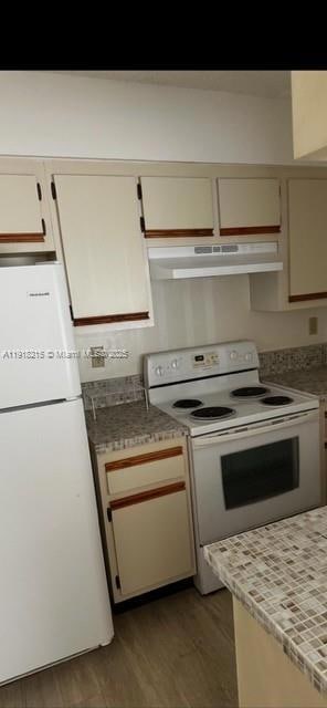 17455 NW 67th Ct unit C17, Hialeah, FL 33015 - photo 1