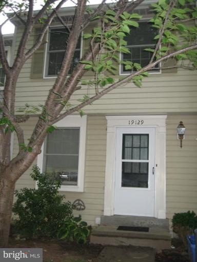 19129 Partridge Wood Dr, Germantown, MD 20874 - photo 1