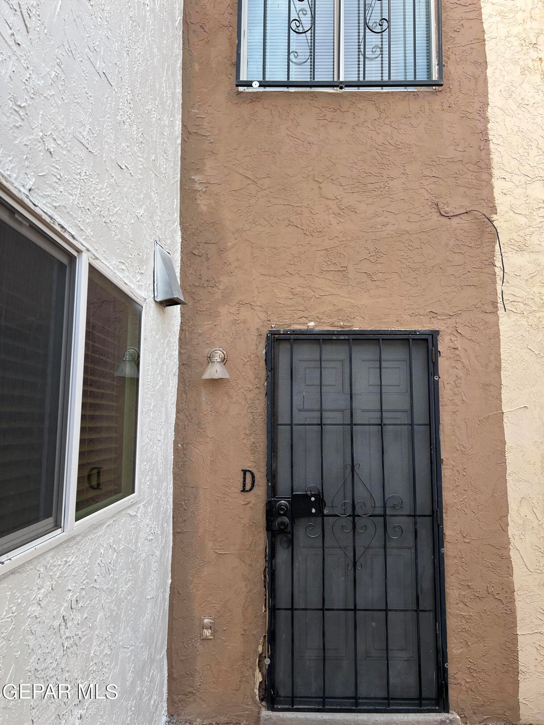 10632 Springwood Dr, El Paso, TX 79935 - photo 1