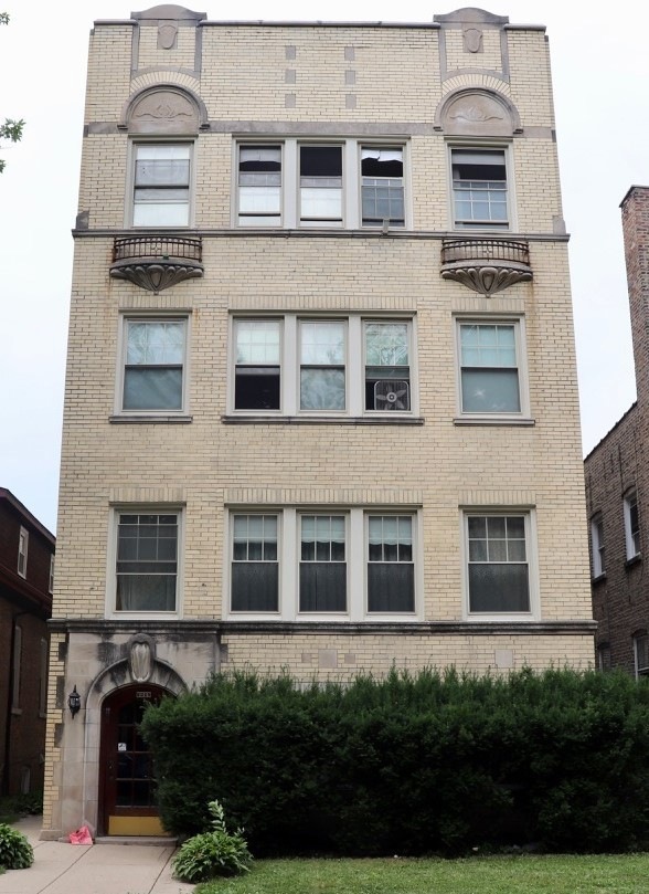 6218 N Talman Ave, Chicago, IL 60659 - photo 1