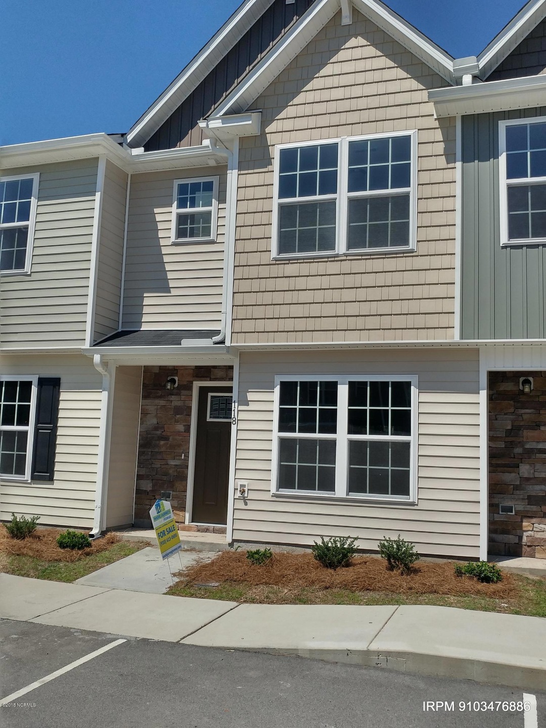 118 Beacon front view