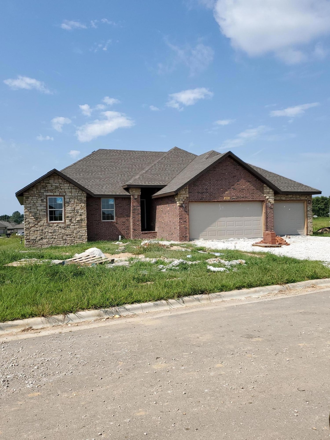 663 N Maplewood Hills Rd, Nixa, MO 65714 - photo 1