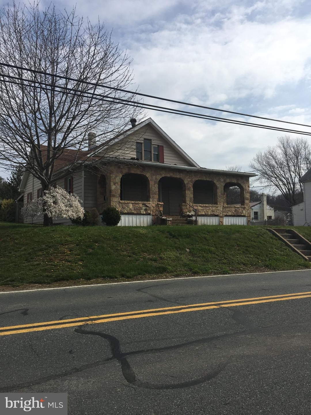 520 Knoxville Rd, Knoxville, MD 21758 - photo 1