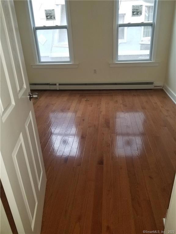 32 Walnut Ave unit 3fl, Waterbury, CT 06704 - photo 1