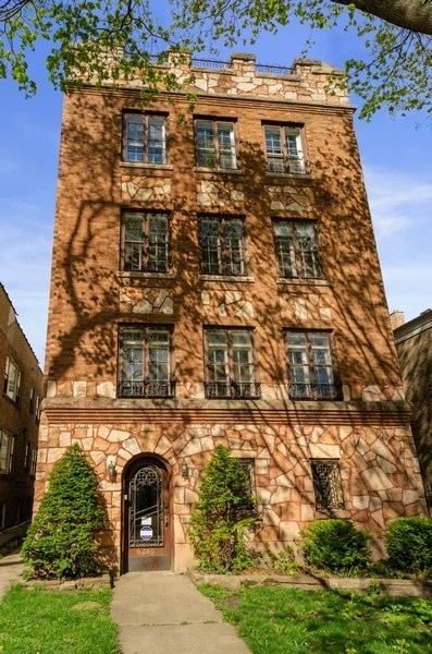6246 N Richmond St, Chicago, IL 60659 - photo 1